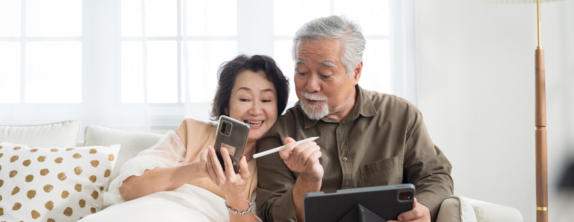 couple researching medicare supplement insurance.